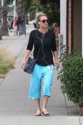 Kaley Cuoco Street Style - Out in Los Angeles 5/29/2016