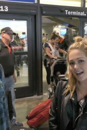 Kelli Berglund at LAX Airport in Los Angeles 5/29/2016 