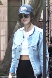 Kendall Jenner at the Beverly Glen Deli in Bel-Air 5/28/2016 