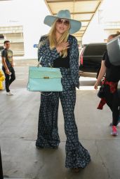 Kesha - Takes a Friday Night Flight at LAX AIrport in LA 5/20/2016