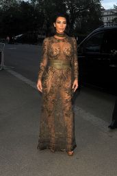 Kim Kardashian - Vogue 