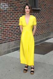 Lizzy Caplan at the Ed Sullivan Theater in New York City 5/26/2016