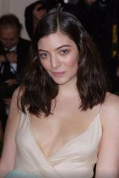Lorde – Met Costume Institute Gala 2016 in New York