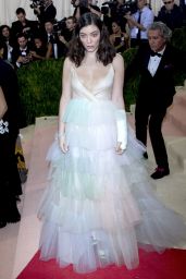 Lorde – Met Costume Institute Gala 2016 in New York