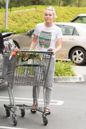 Miley Cyrus - Shopping in Los Angeles 5/9/2016 