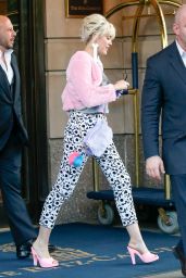Miley Cyrus - Spends Time With Her Loving Fans in New York City 5/16/2016