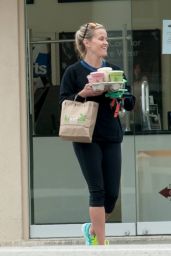 Reese Witherspoon in Leggings - Heads Back to Her Car in Los Angeles 5/29/2016