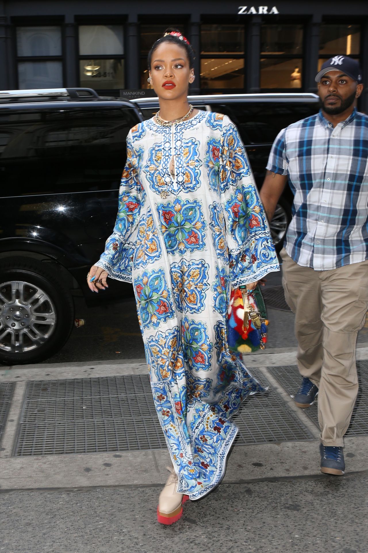 Rihanna - Arrives to MAC With Her Friend Melissa Ford in New York 5/29 ...