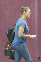 Ronda Rousey Street Style  - Head Out to Lunch in Glendale, 5/16/2016