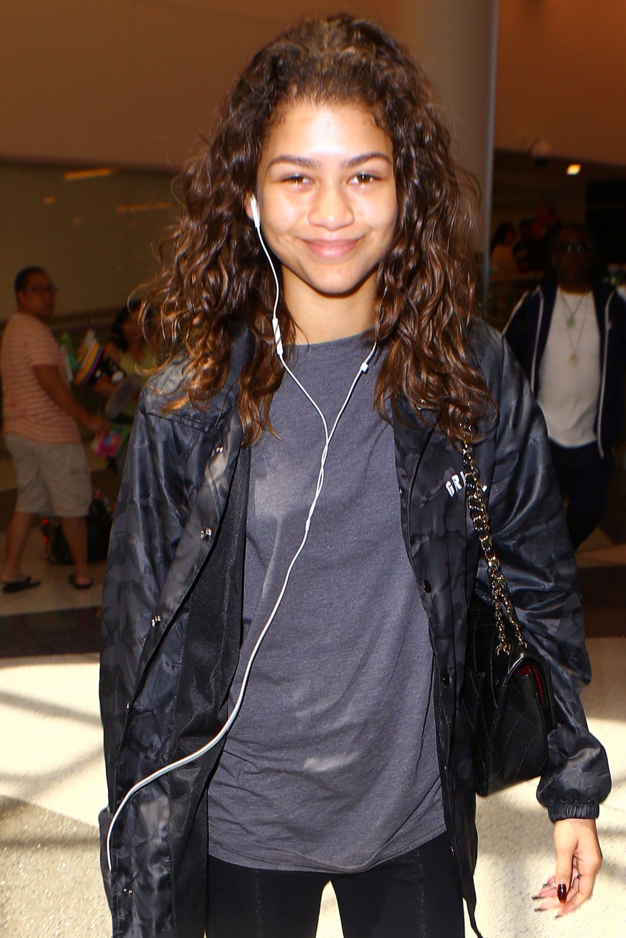 Zendaya Coleman at LAX Airport in LA 05/1/2016 • CelebMafia