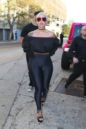  Amber Rose - Gives Big Donation to the Boys From the Unique Stars Youth Program in Hollywood 6/5/2016