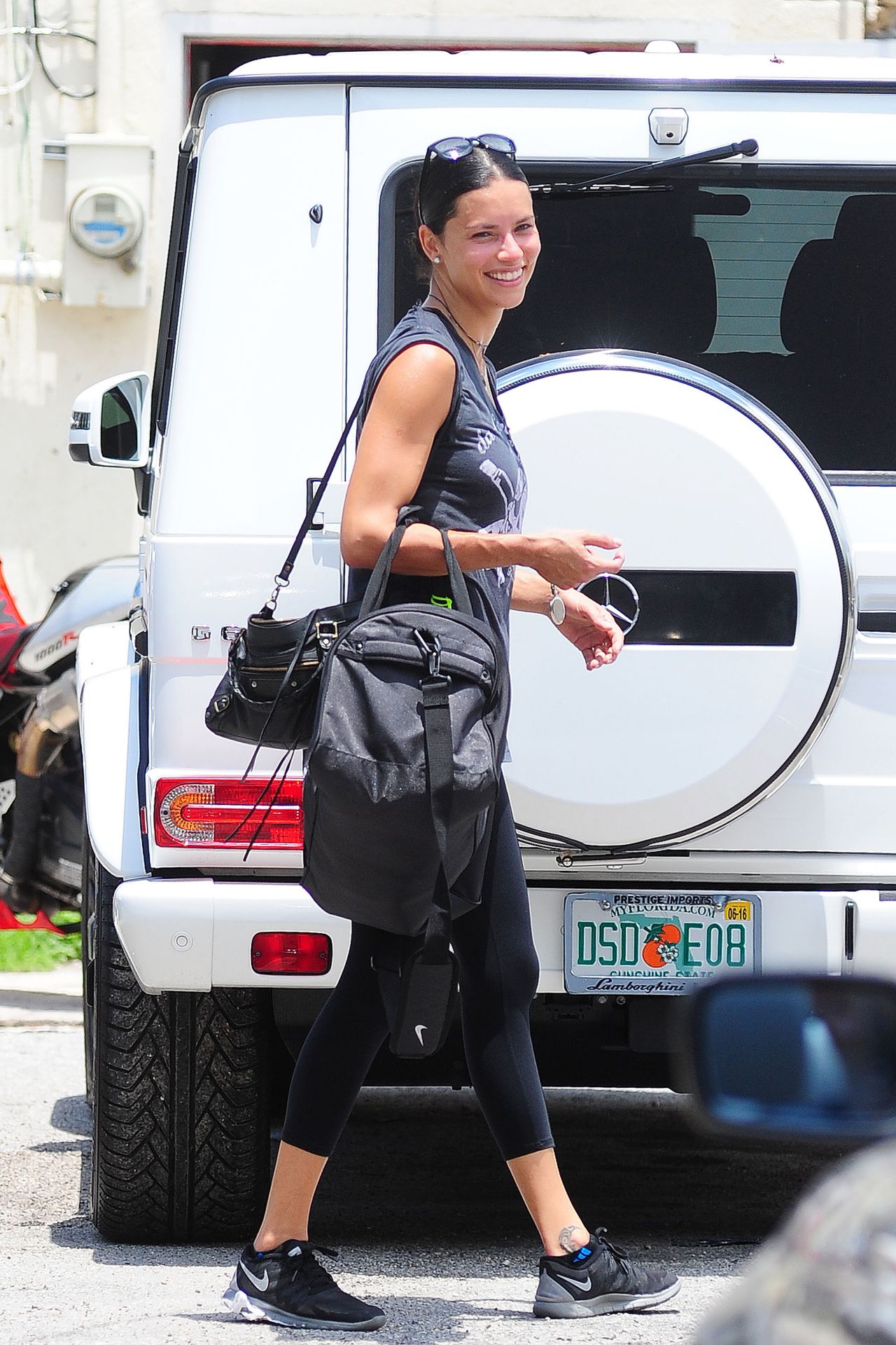 adriana lima in leggings - leaving the 5th street gym in