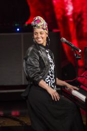 Alicia Keys - Performs at TV broadcast 