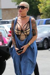 Amber Rose - Lunches at The Cheesecake Factory With a Friend in Canoga Park, CA 6/10/2016