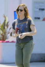 Amy Poehler - Shopping for Grocery at Bristol Farm in Beverly Hills 6/5/2016