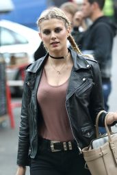Ashley James Urbarn Outfut - Going to Her Hoxton Radio show in London, June 2016