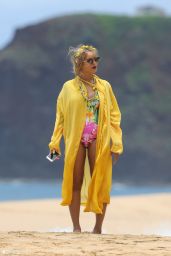 Beyonce in Swimsuit - On the Beach in Hawaii - June 2016