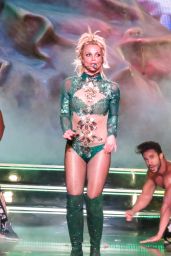 Britney Spears - Performs on Stage For Her 