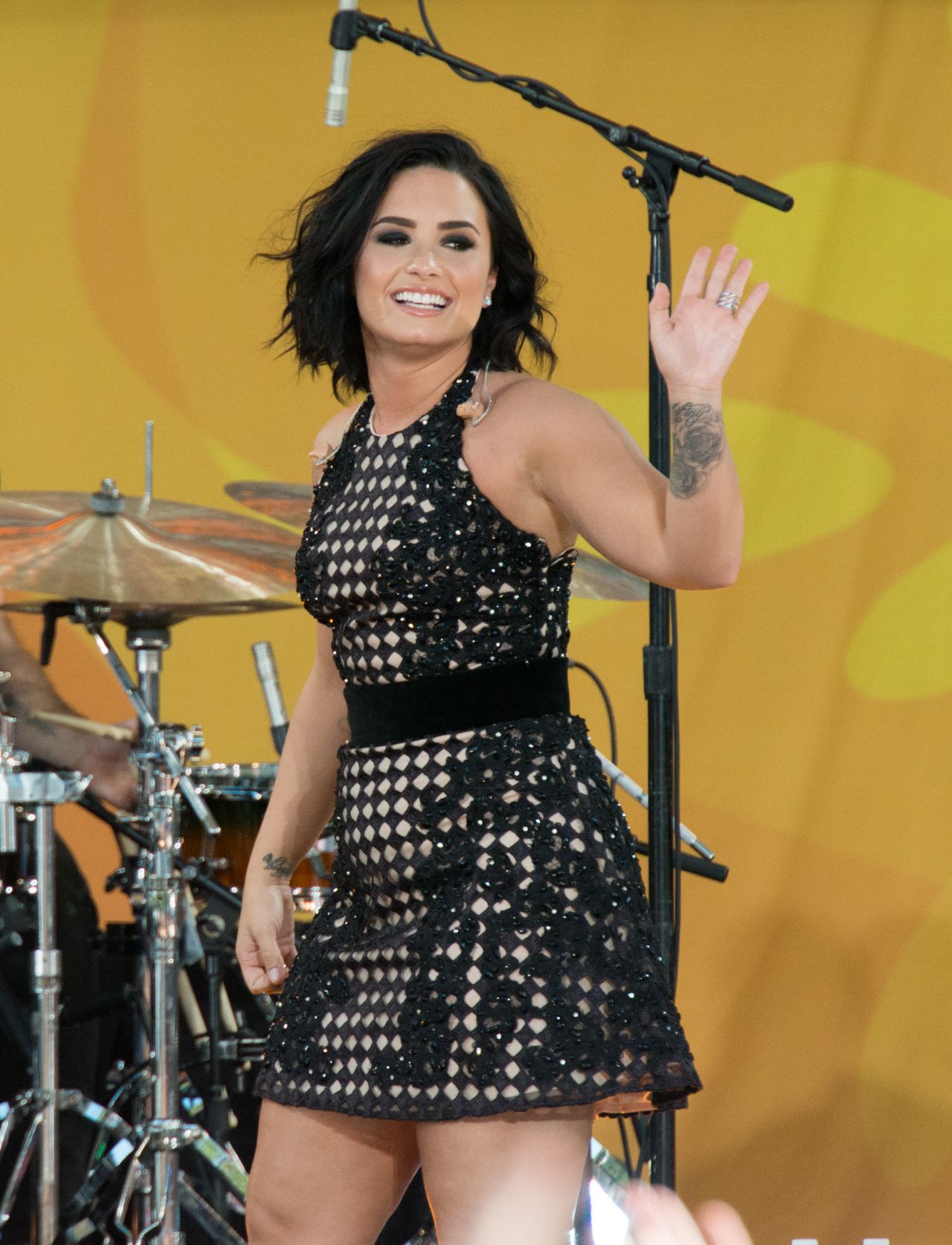 Demi Lovato Performing On Good Morning America In New York 6242016 • Celebmafia