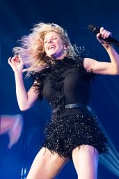 Ellie Goulding Performing in Orlando, FL 6/4/2016 