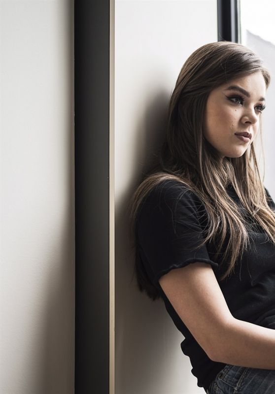 Hailee Steinfeld - The Canadian Press Photoshoot, May 2016