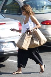 Halle Berry - Picks Up Groceries in West Hollywood 6/23/2016