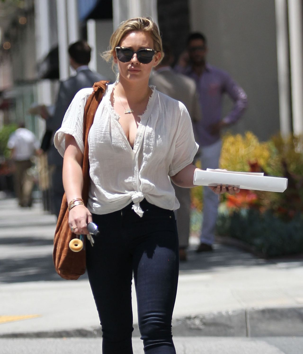 Hilary Duff Los Angeles October 28, 2016 – Star Style