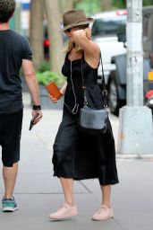 Jennifer Aniston Casual Style - Out in New York City 6/27/2016