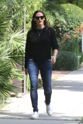 Jennifer Garner Booty in Jeans - Out in Los Angeles 6/28/2016