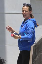 Jennifer Garner in Spandex - Out in Los Angeles 6/7/2016