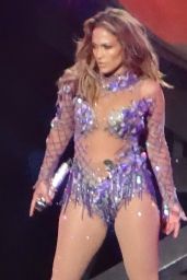 Jennifer Lopez Performs Live Onstage at Planet Hollywood in Las Vegas, June 2016
