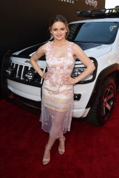 Joey King – ‘Independence Day: Resurgence’ Premiere in Hollywood 6/20/2016