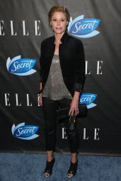 Julie Bowen – ELLE Hosts Women in Comedy at HYDE Sunset: Kitchen + Cocktails – West Hollywood, June 2016