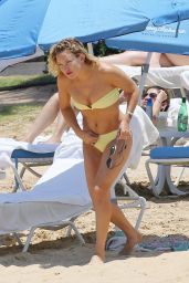 Kate Hudson Bikini Pics - Hawaii 5/30/2016 