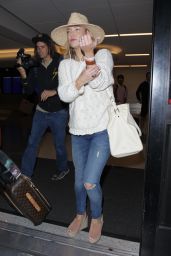 Kate Hudson Travel Style - LAX Airport in LA 5/31/2016 