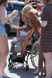 Khloe Kardashian Shows Off Her Eclectic Style - Stops by a Studio in Van Nuys in California 6/16/2016