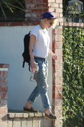 Kristen Stewart Leaving Her Dad