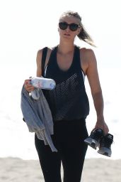 Maria Sharapova on a Beach in Los Angeles 8/6/2016
