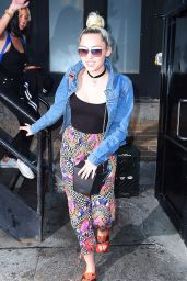 Miley Cyrus Urban Style - Out Grabbing Drinks in New York, 6/14/2016