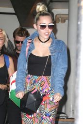 Miley Cyrus Urban Style - Out Grabbing Drinks in New York, 6/14/2016