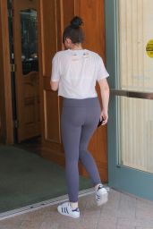 Noah Cyrus in Spandex - in Front of Steven & Co. Jewelers in Beverly Hills 6/27/2016