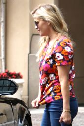 Reese Witherspoon Casual Style - Out in LA 6/9/2016