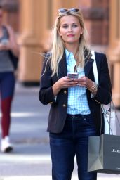 Reese Witherspoon Office Chic Outfit - Shopping in New York City 6/14/2016