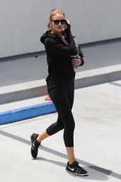 Rosie Huntington-Whiteley - Leaving a Gym in Los Angeles 6/9/2016