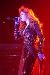 Selena Gomez - Performs live at the American Airlines Arena in Miami, June 2016