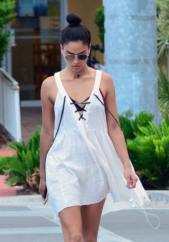 Shanina Shaik Summer Outfit - Out in Miami Beach 6/1/2016 