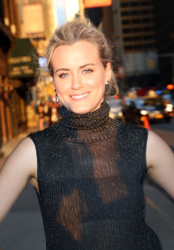 Taylor Schilling at the Ed Sullivan Theater in New York City 6/23/2016