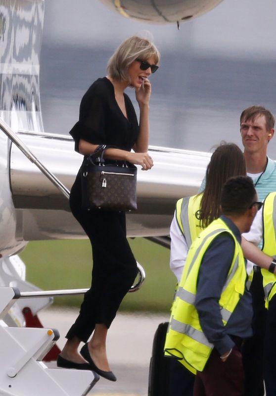 Taylor Swift - Arriving at Stansted Airport in England 6/24/2016
