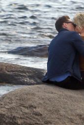 Taylor Swift - Enjoying a Day at a Beach in Rhode Island With Her New Boyfriend Tom Hiddleston, June 2016