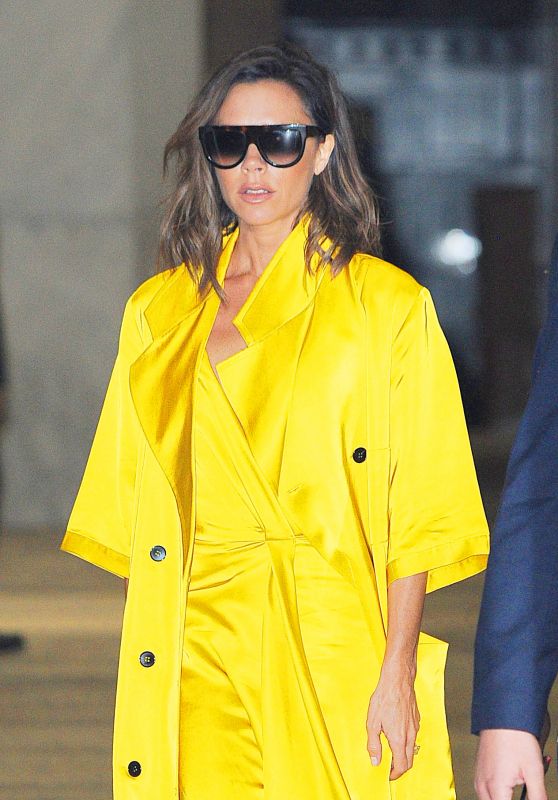 Victoria Beckham Chic Style - Arrives for a Meeting in Midtown, NYC 6/23/2016